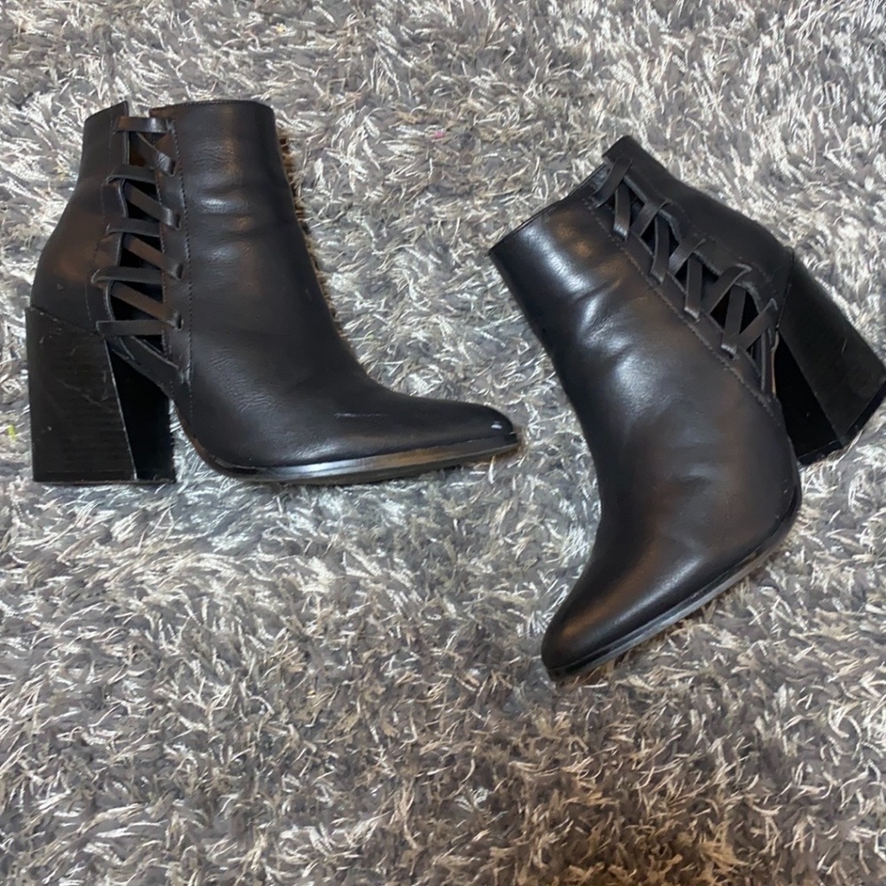 Forever 21 black block heel ankle boots booties corset lace up detail